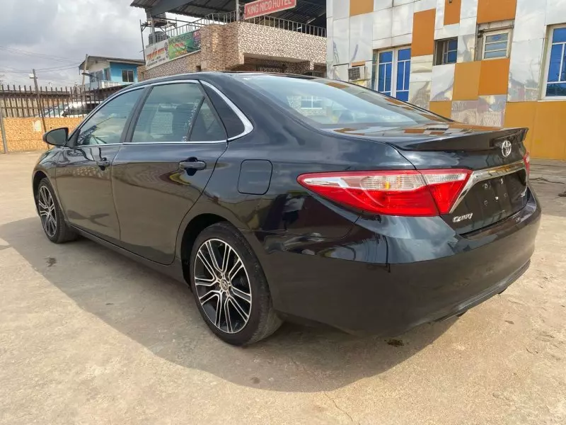 Toyota Camry   - 2016