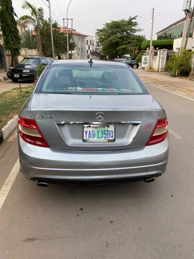 Mercedes-Benz C 300   - 2011
