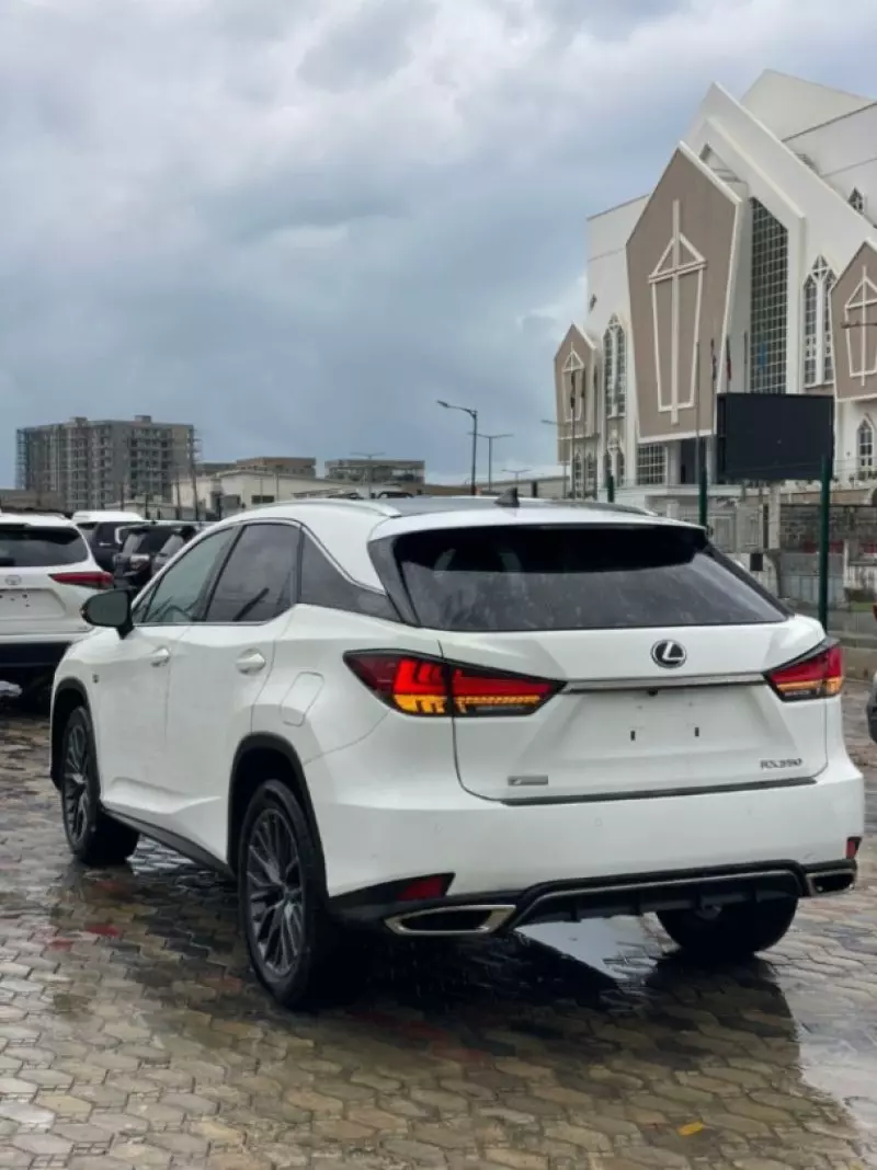 Lexus RX   - 2021