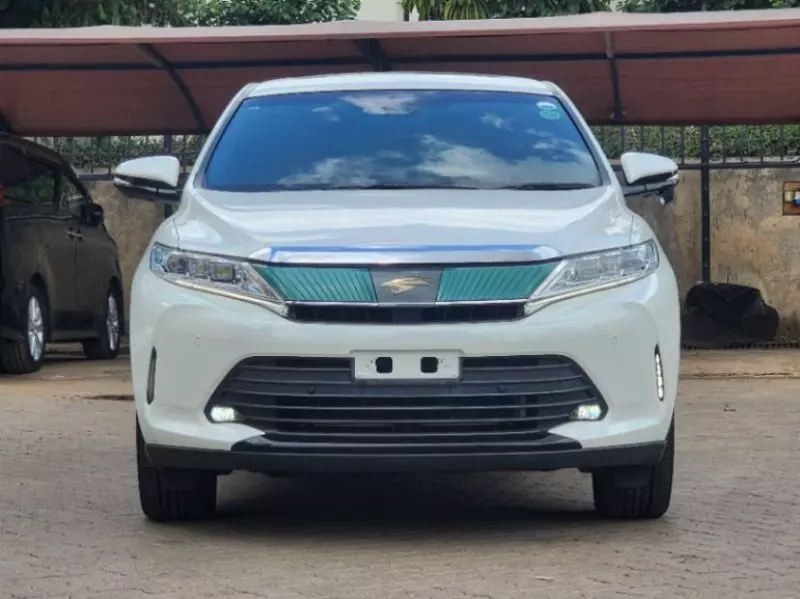Toyota Harrier   - 2019