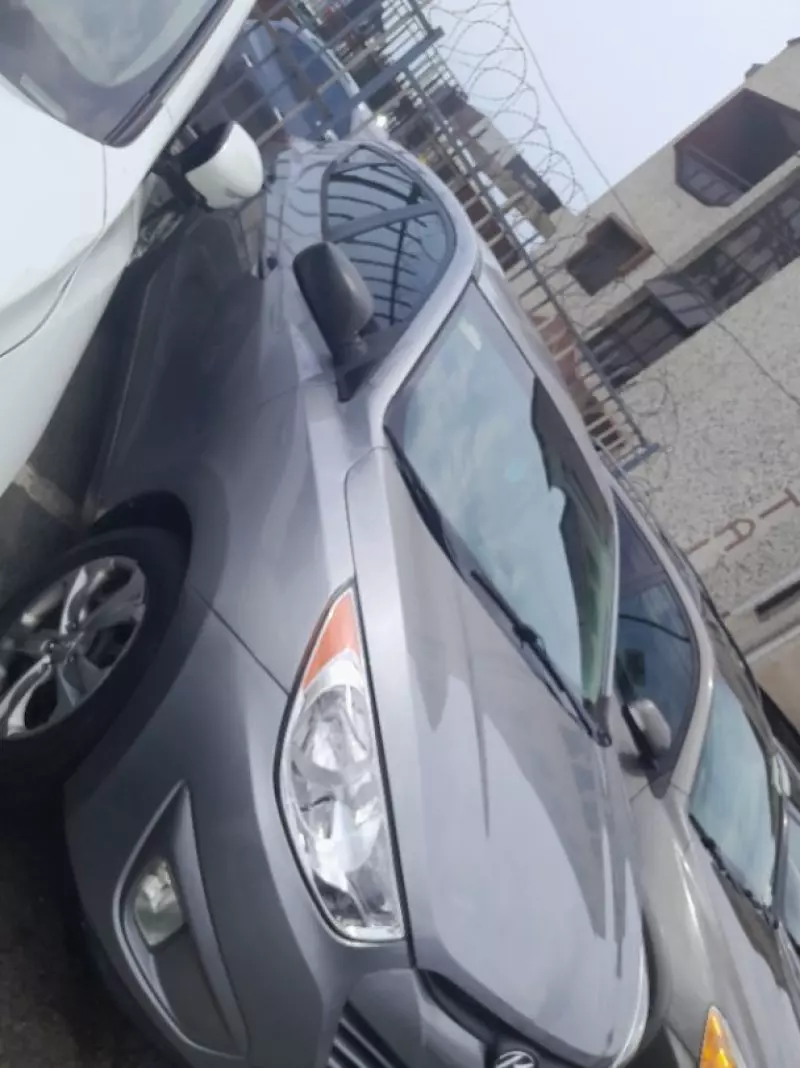 Hyundai Tucson   - 2011