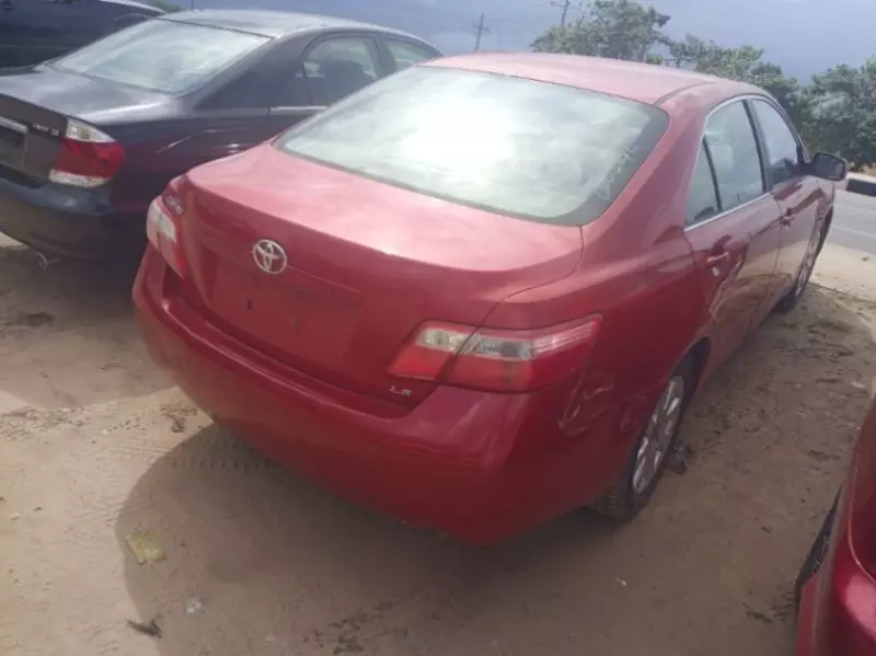 Toyota Camry   - 2006