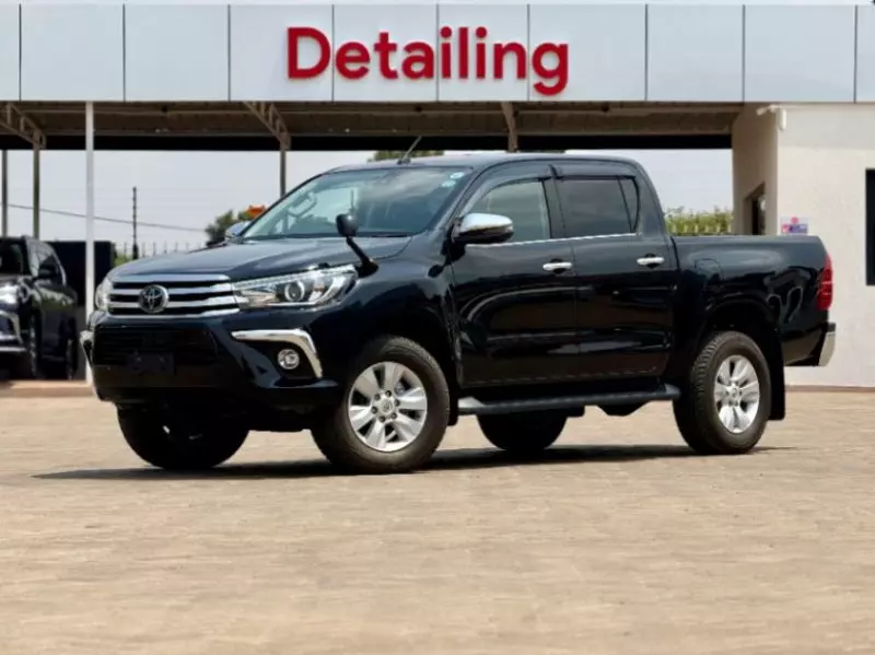 Toyota Hilux    - 2018