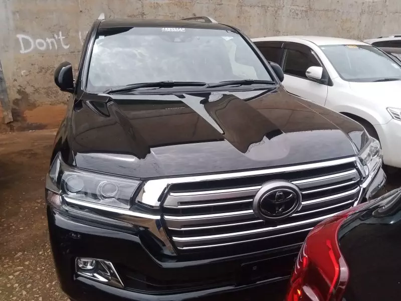 Toyota Landcruiser  V8   - 2019