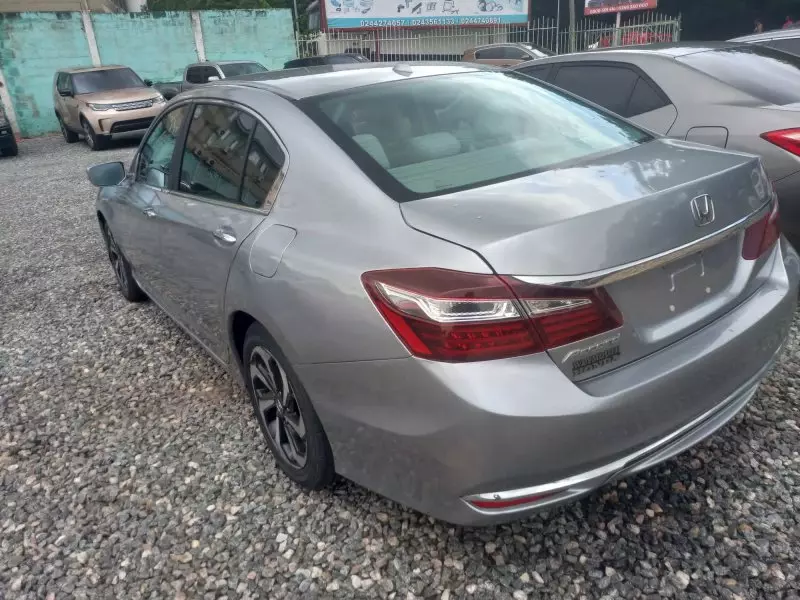 Honda Accord   - 2017
