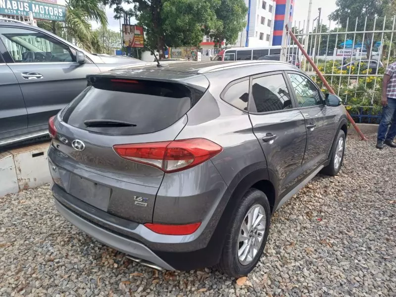 Hyundai Tucson   - 2017
