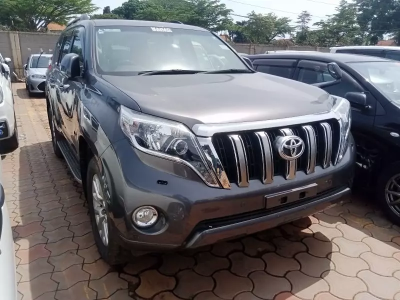 Toyota Landcruiser Prado   - 2015