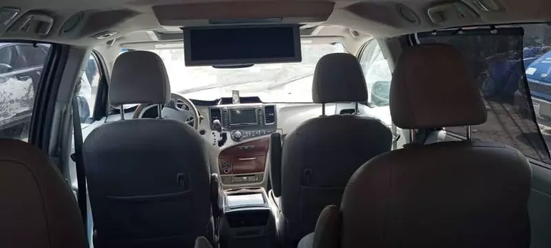 Toyota Sienna   - 2011