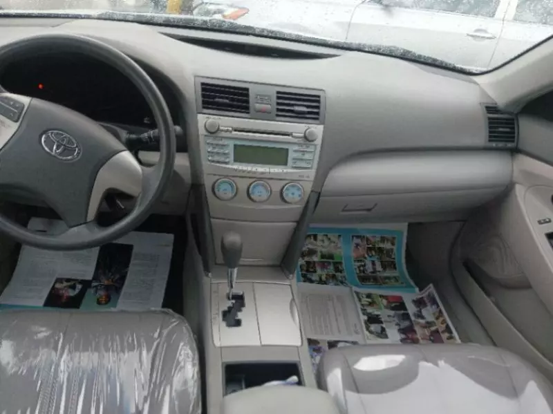 Toyota Camry   - 2010