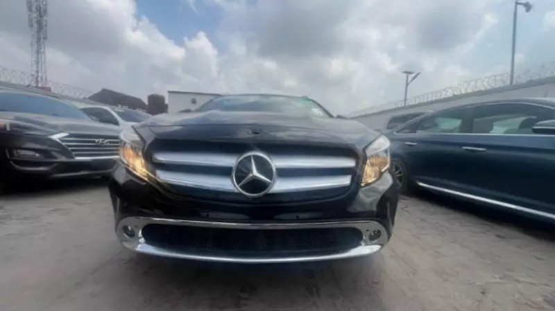 Mercedes-Benz GLA-Class   - 2017