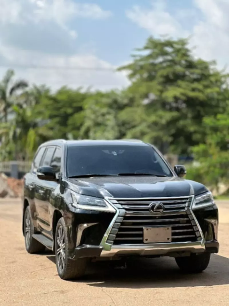 Lexus 570   - 2019