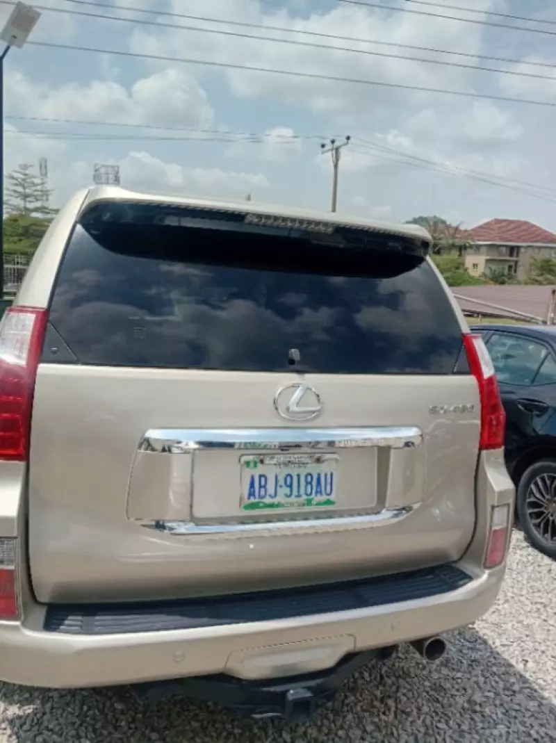 Lexus GX 460   - 2012
