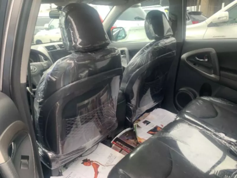 Toyota RAV 4   - 2010