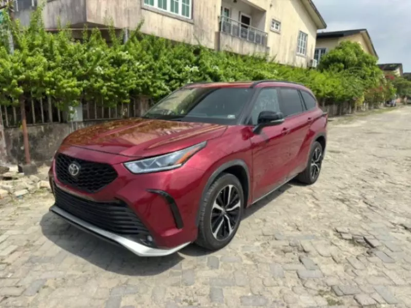 Toyota Highlander   - 2022
