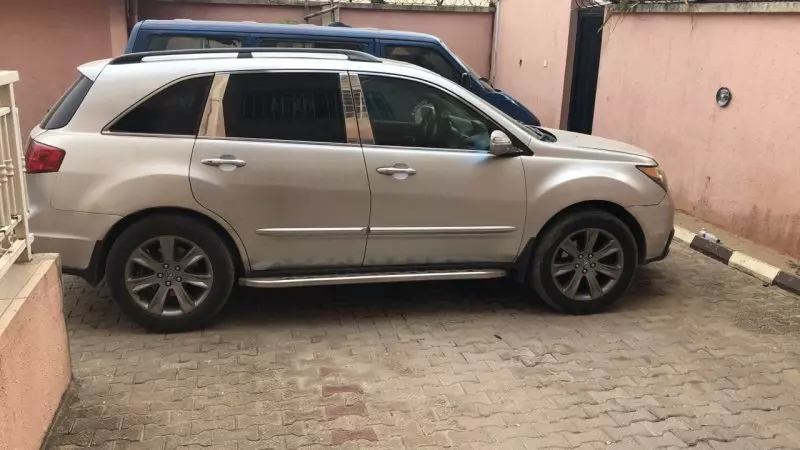 Acura MDX   - 2010