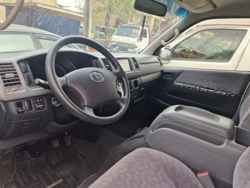 Toyota Hiace   - 2005