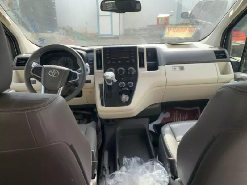 Toyota Hiace   - 2021