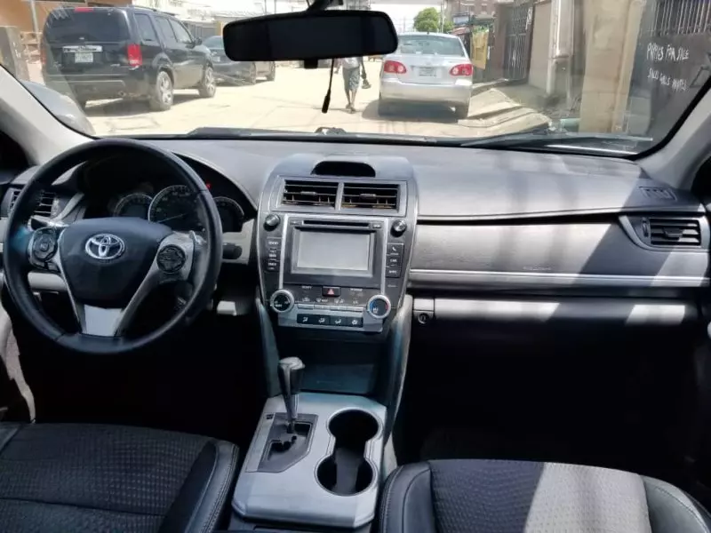 Toyota Camry   - 2014