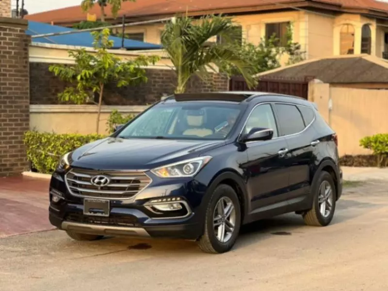 Hyundai Santa Fe   - 2017