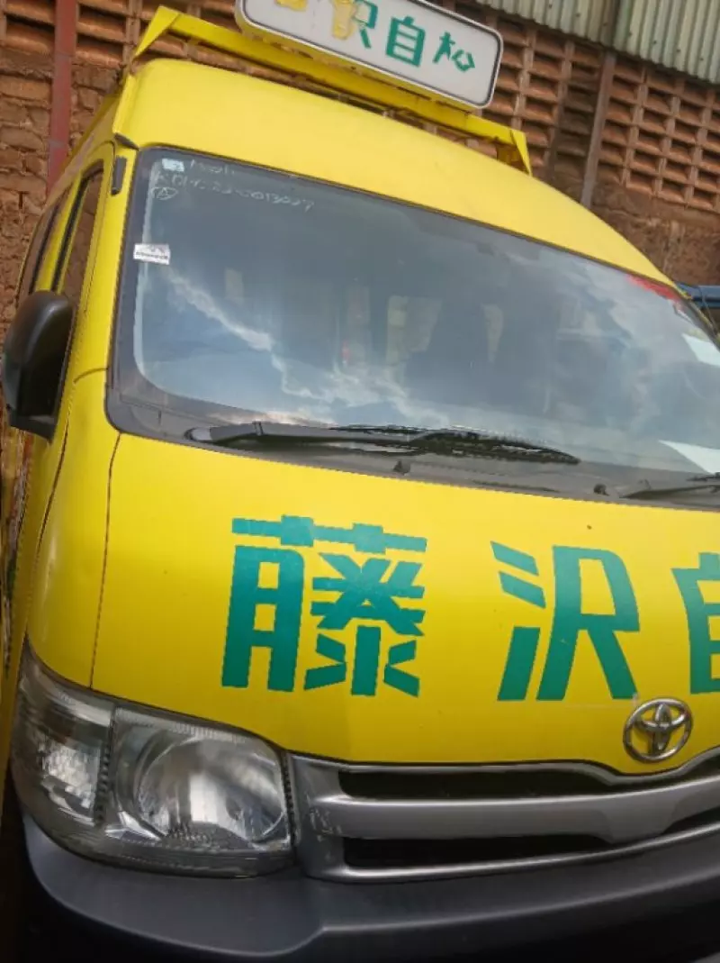 Toyota Hiace   - 2012