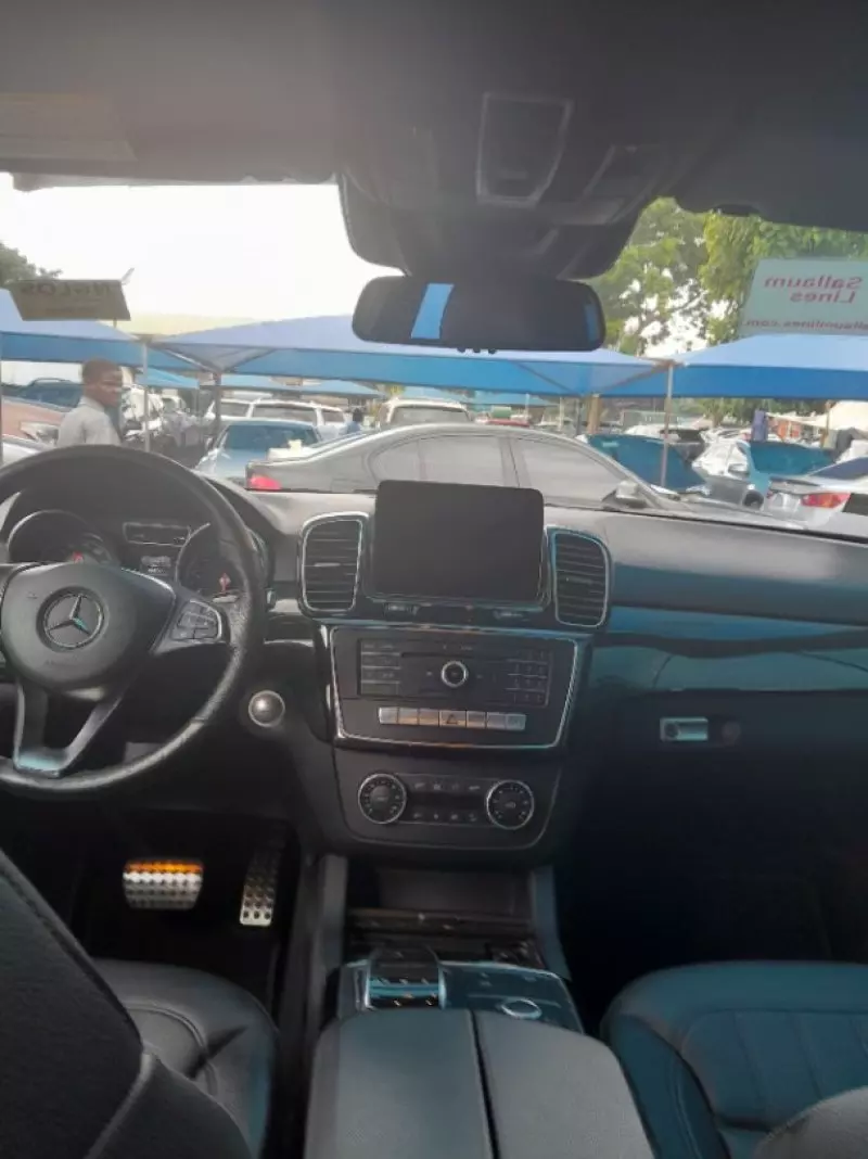Mercedes-Benz GLE 400   - 2019