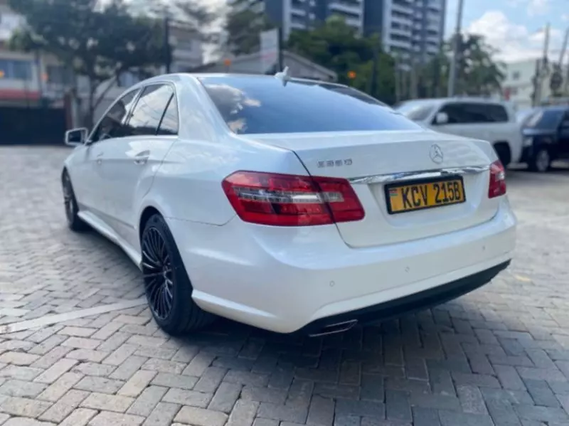 Mercedes-Benz E350   - 2012