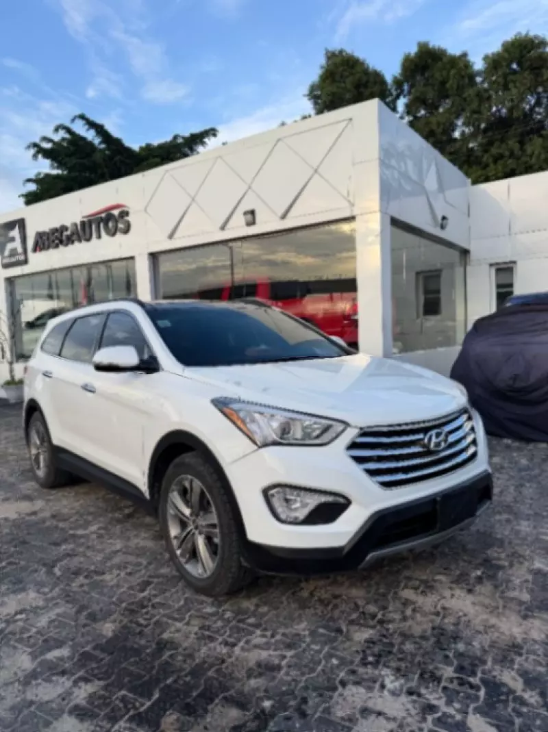 Hyundai Santa Fe   - 2014
