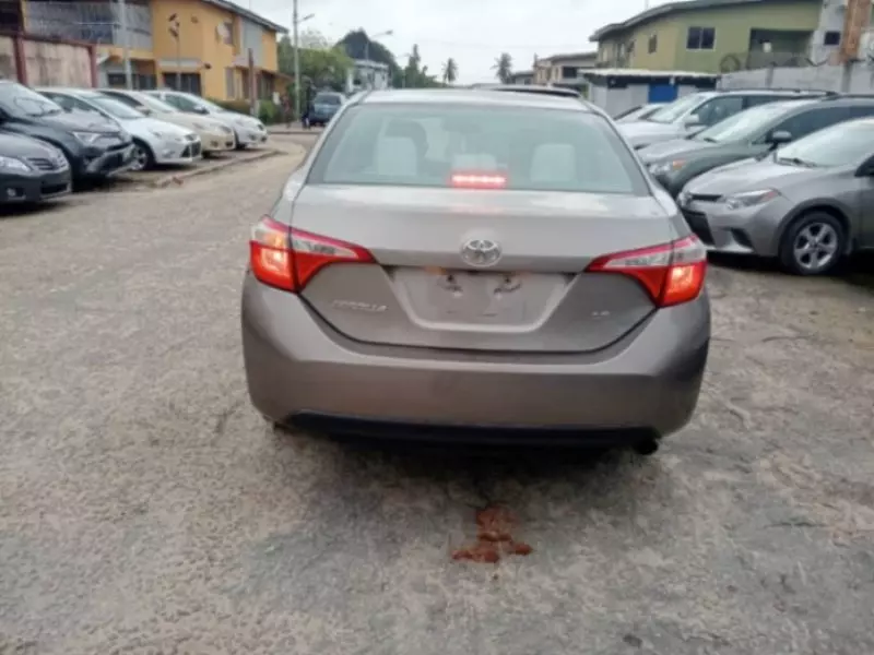 Toyota corolla   - 2014