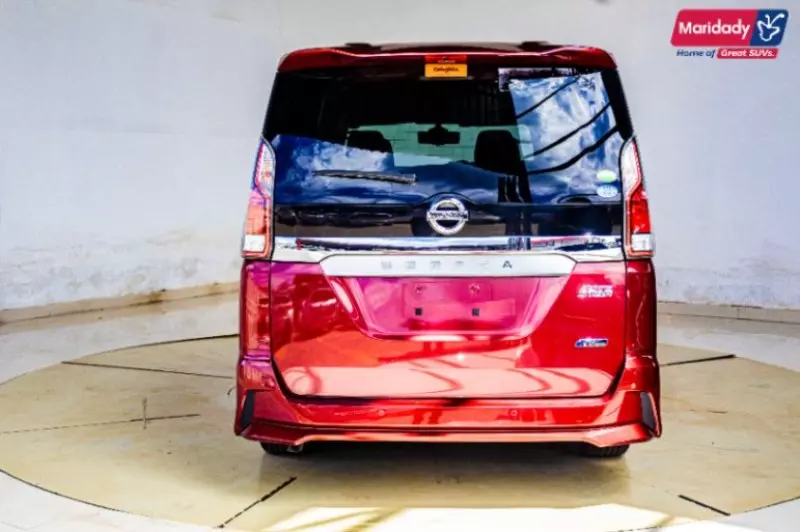 Nissan Serena   - 2017