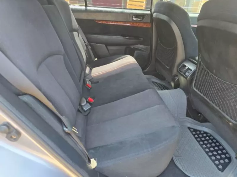Subaru Outback   - 2010