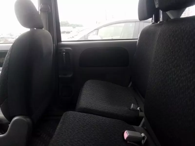Toyota Sienta   - 2012