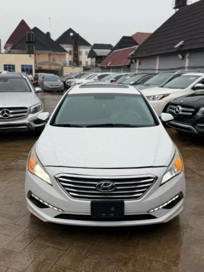 Hyundai Sonata   - 2015