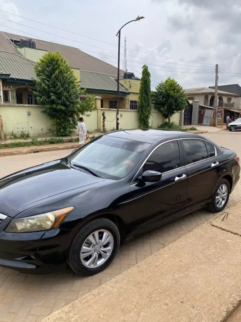 Honda Accord   - 2011