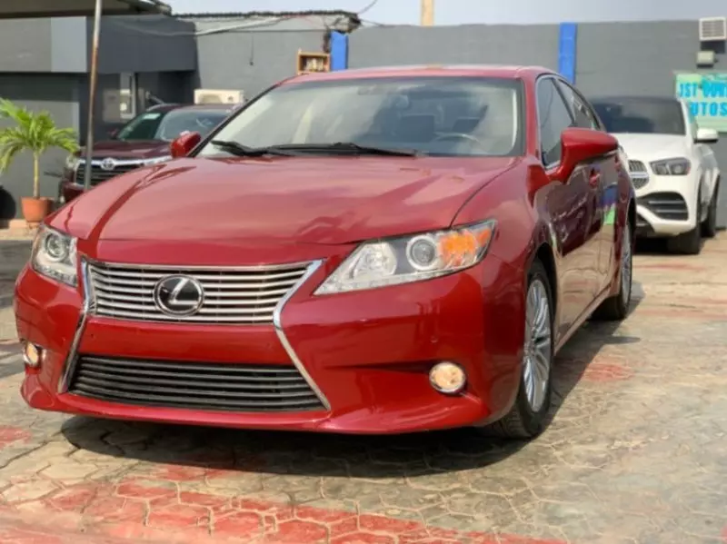 Lexus ES   - 2014