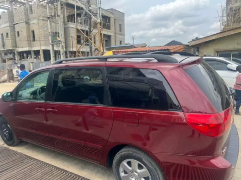 Toyota Sienna   - 2007