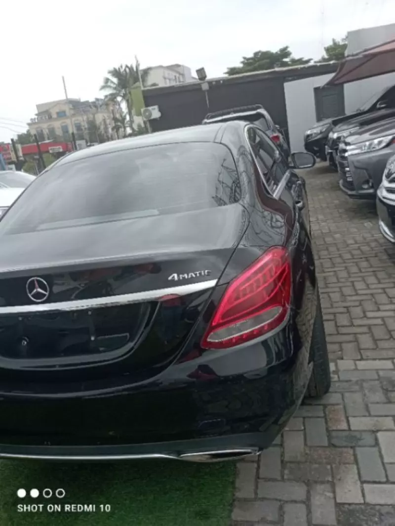 Mercedes-Benz C 300   - 2015