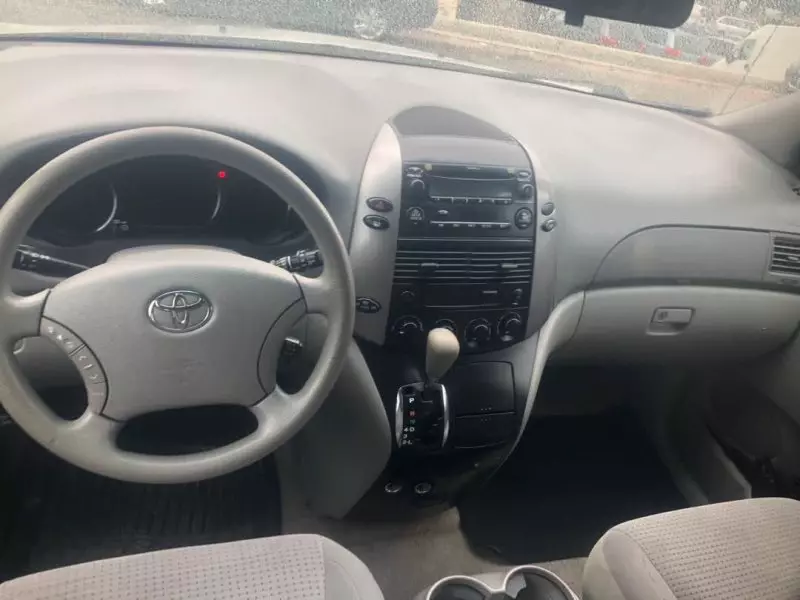 Toyota Sienna   - 2006