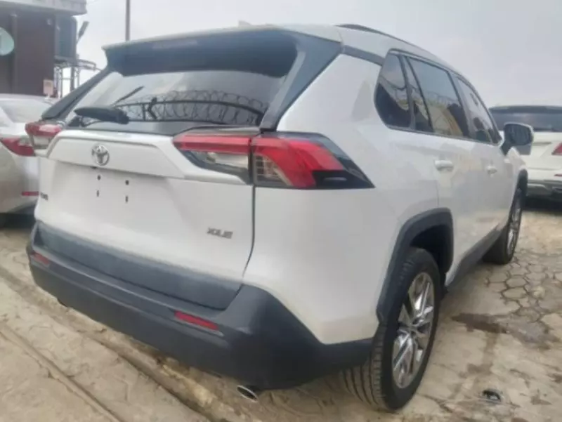 Toyota RAV4   - 2020