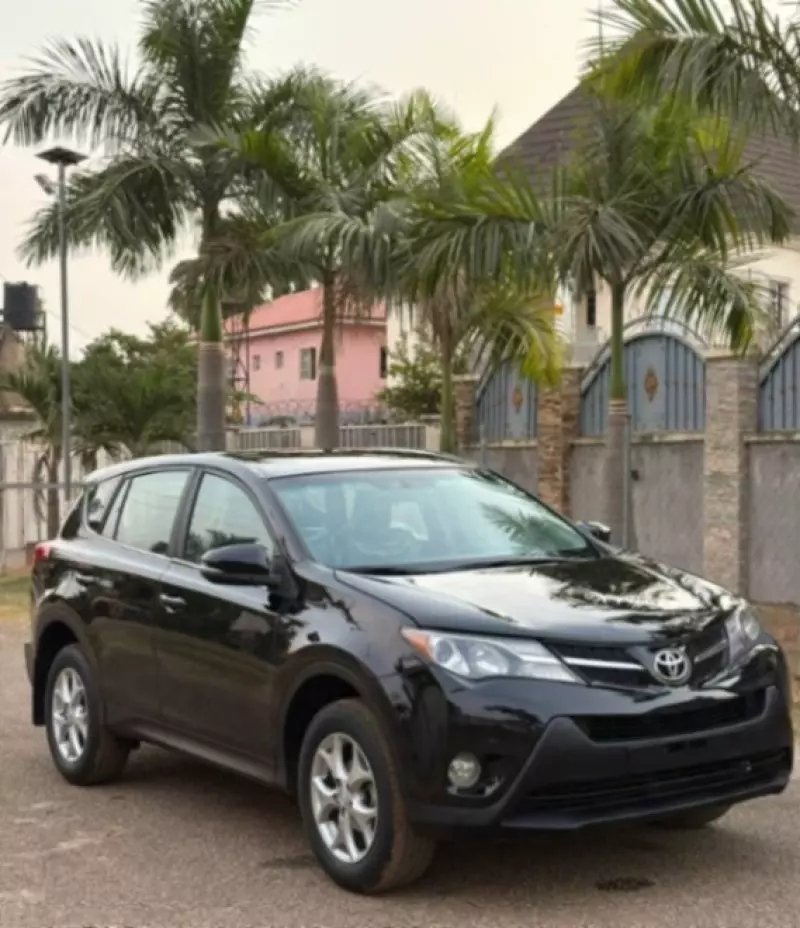 Toyota RAV 4   - 2015