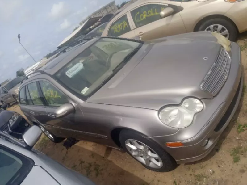 Mercedes-Benz C 240   - 2005