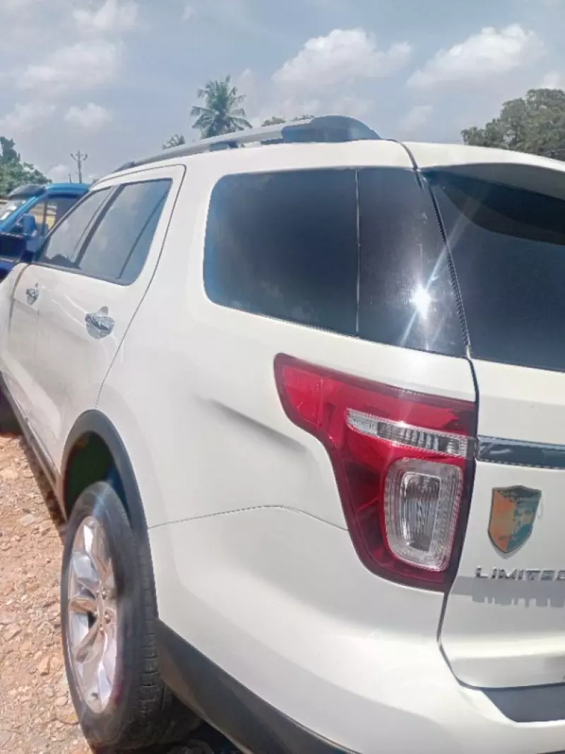 Ford Explorer XLT 3.5L   - 2014