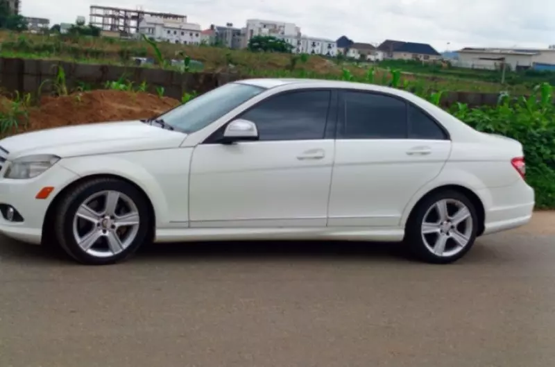 Mercedes-Benz 300   - 2009