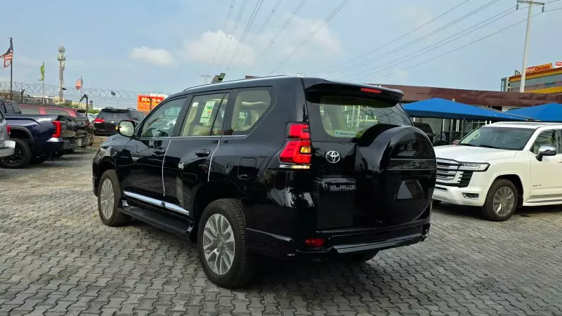 Toyota Prado   - 2023