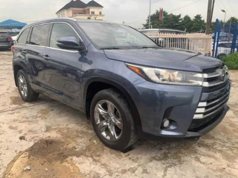 Toyota Highlander   - 2017
