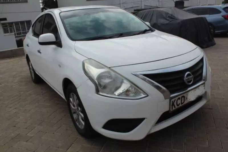 Nissan Tiida   - 2014