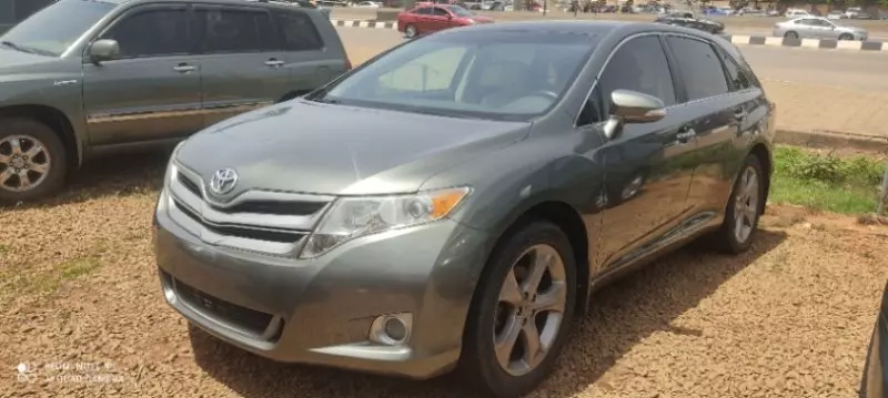Toyota Venza   - 2013