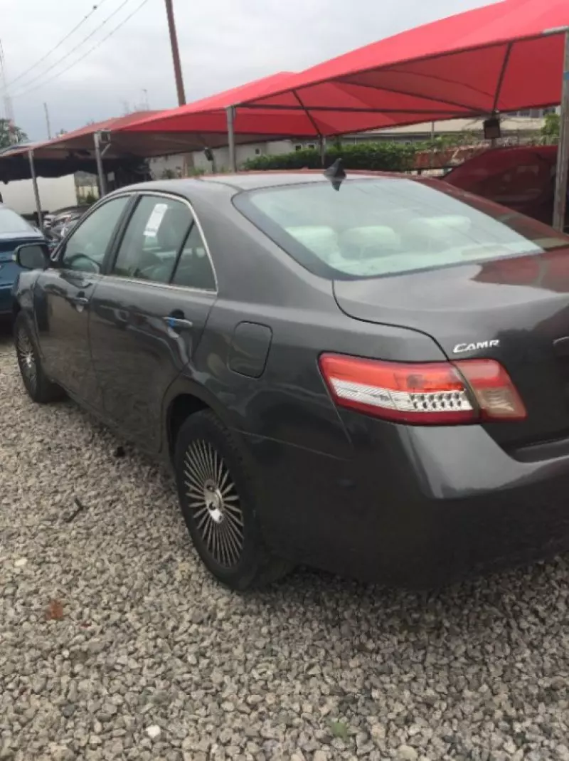 Toyota Camry   - 2009
