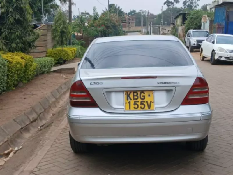 Mercedes-Benz C 200   - 2002