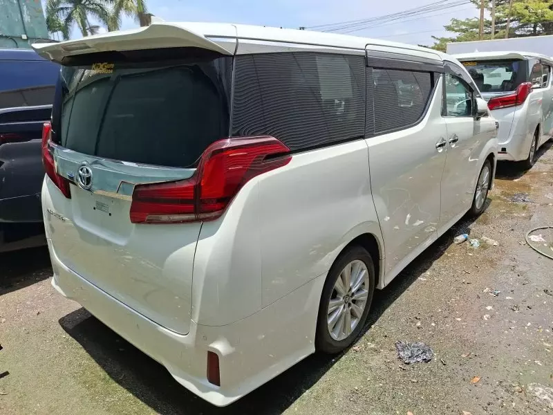 Toyota Alphard   - 2020