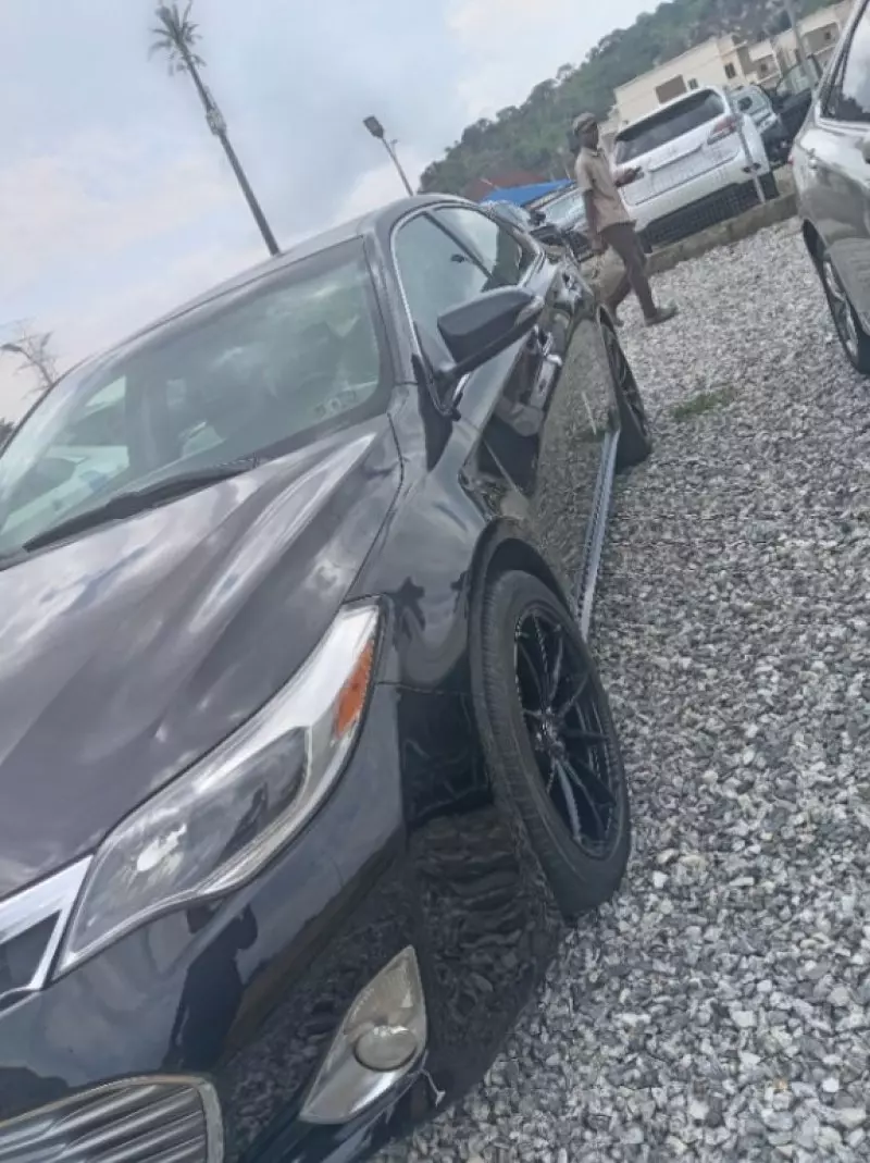 Toyota Avalon   - 2014